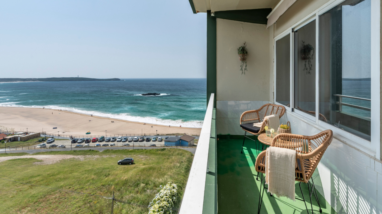 terraza en primera linea de playa en valdoviño