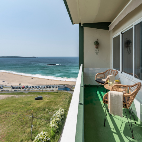 terraza en primera linea de playa en valdoviño